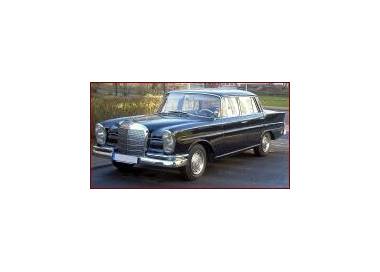 Mercedes-Benz W111 Limousine 1959-1968 Tapis de coffre