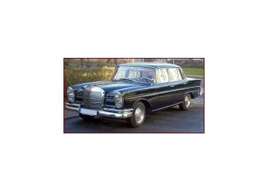 Mercedes-Benz W111 limousine from 1959-1968 trunk carpet from wool