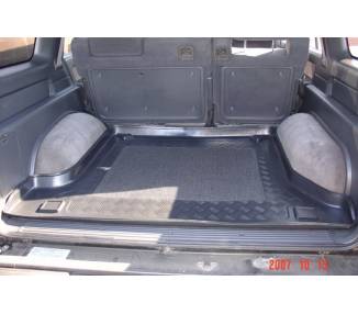 Boot mat for Isuzu Trooper de 1992-2002