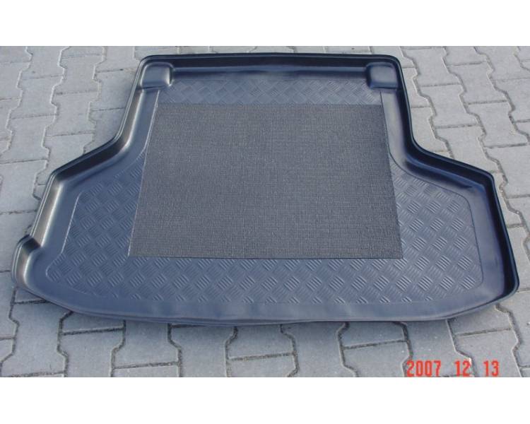 Boot mat for Mitsubishi Carisma de 1999-2001